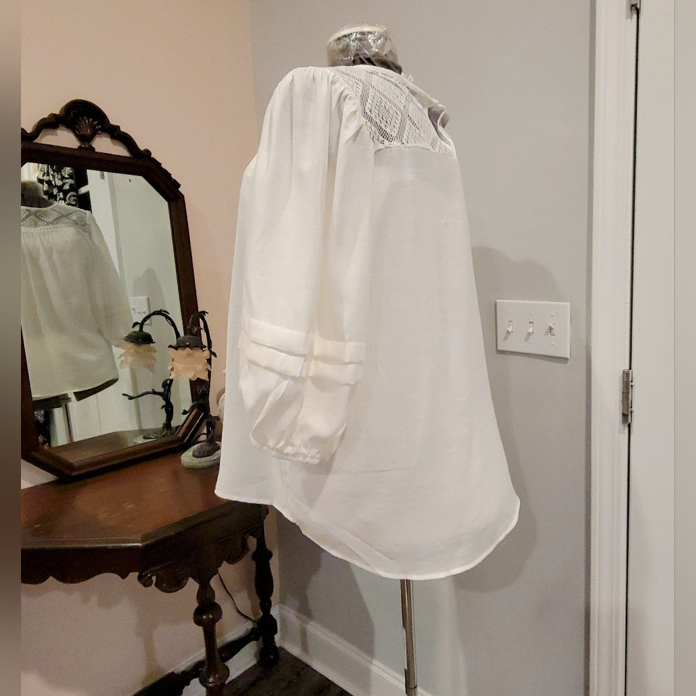 NWT 2X White Sheer Shoulder Blouse - Picture 7 of 8